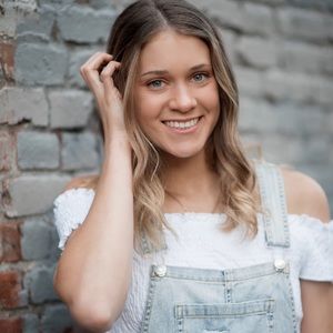 Meet your Posher, Alyx